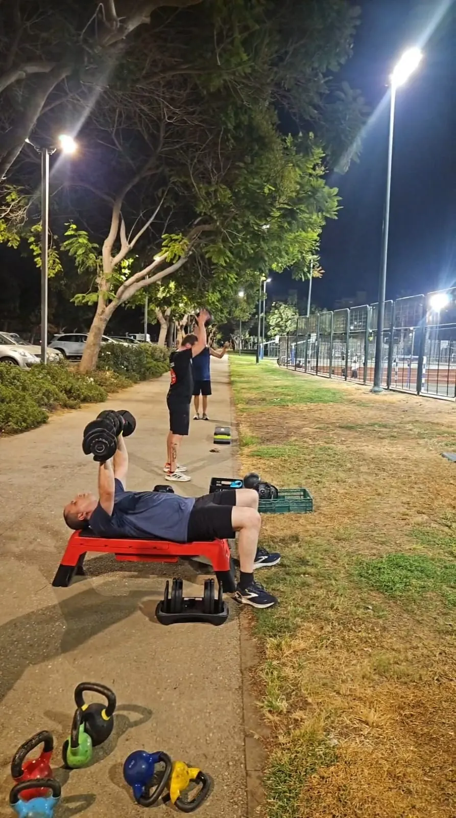 אימון קבוצתי בחוץ בספורטק נווה זמר, רעננה